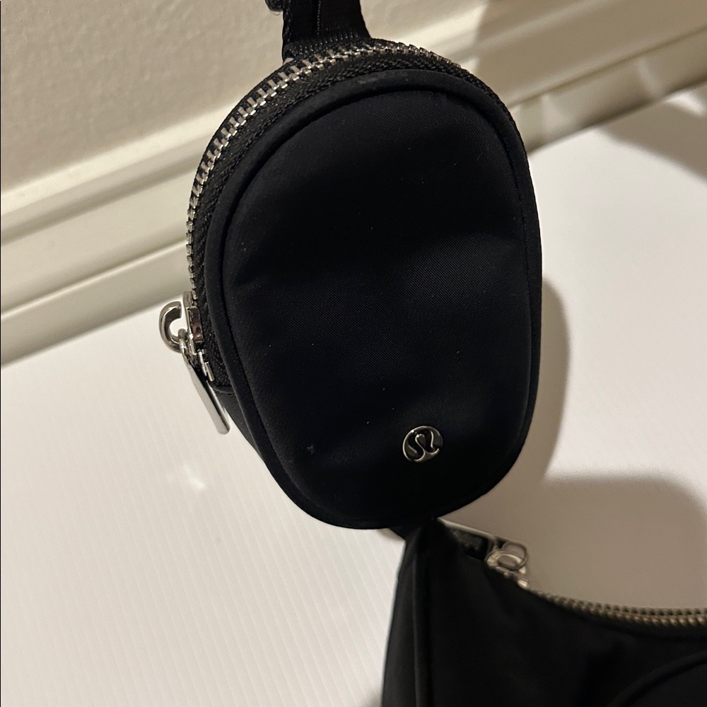 EUC Lululemon Crossbody Bag with Nano Pouch - Picture 3 of 10